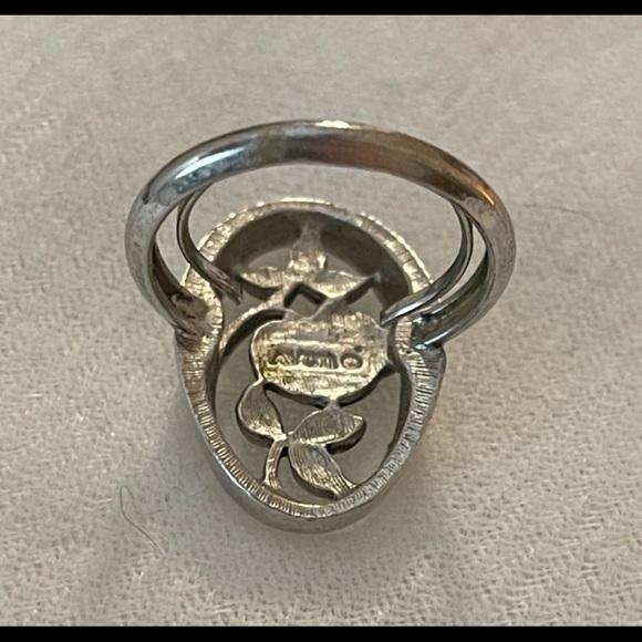 1975 Avon Ring - Picture 2 of 6